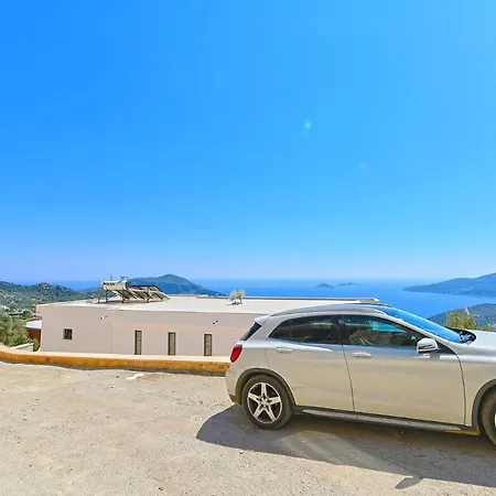 Lacivert Villa