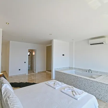 Lacivert * Kalkan