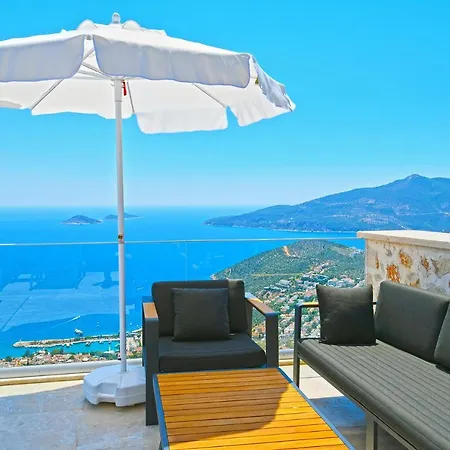 Lacivert Villa
